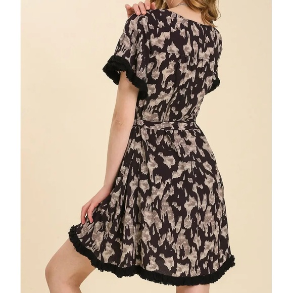 Print Frayed Hem Detail Dress - Picture 2 of 3